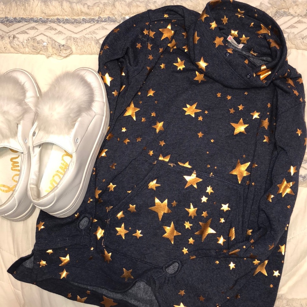 METALLIC STAR cowl neck pullover